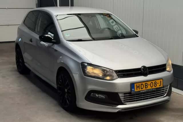 Volkswagen Polo (2010) thumbnail 3