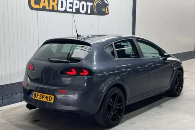 SEAT Leon (2006) thumbnail 5