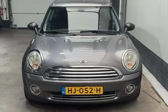 MINI Clubman (2009) thumbnail 2