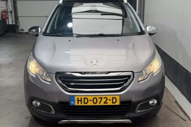Peugeot 2008 (2015) thumbnail 2