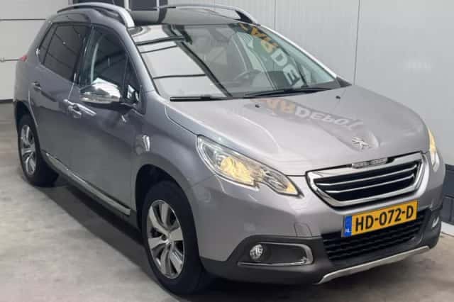 Peugeot 2008 (2015) thumbnail 3