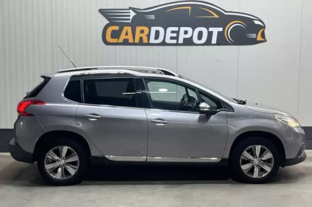 Peugeot 2008 (2015) thumbnail 4