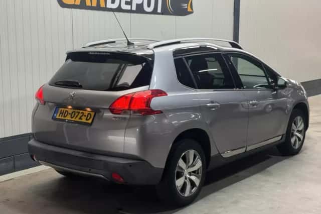 Peugeot 2008 (2015) thumbnail 5