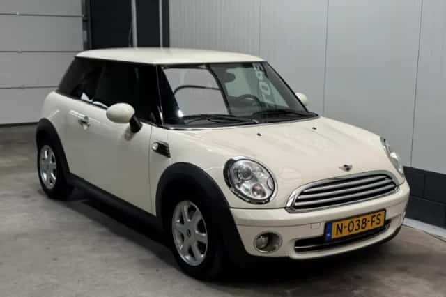 MINI One (2009) thumbnail 3