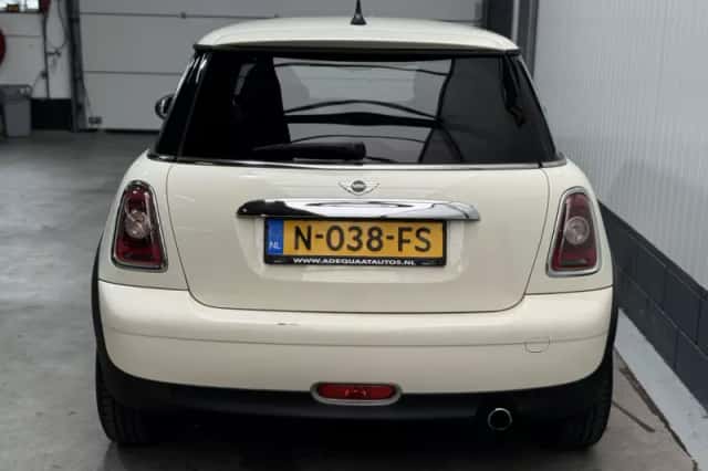 MINI One (2009) thumbnail 6