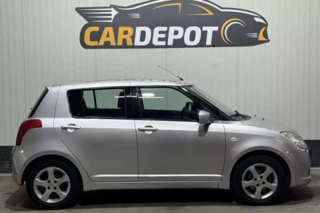 Suzuki Swift (2005) thumbnail 4