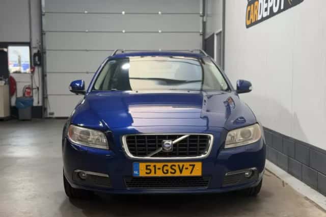 Volvo V70 2.4D Ocean Race Zeer Netjes Technisch Super (2008) thumbnail 2