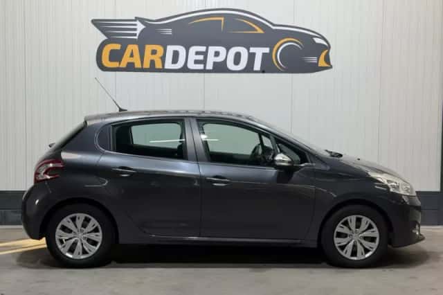 Peugeot 208 (2013) thumbnail 4