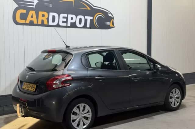 Peugeot 208 (2013) thumbnail 5