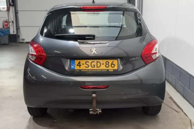Peugeot 208 (2013) thumbnail 6