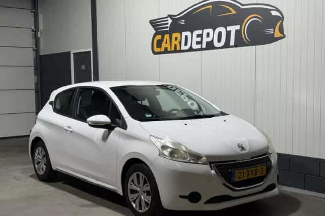 Peugeot 208 (2012) thumbnail 3