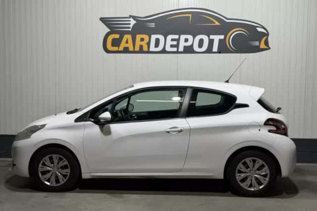 Peugeot 208 (2012) thumbnail 4