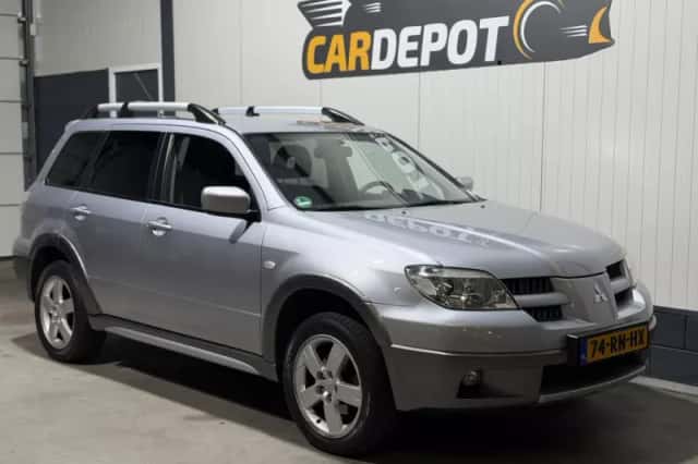 Mitsubishi Outlander (2005) thumbnail 3