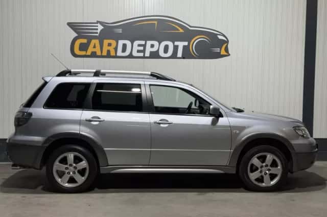 Mitsubishi Outlander (2005) thumbnail 4