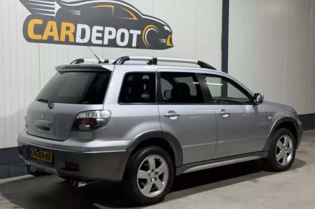 Mitsubishi Outlander (2005) thumbnail 5