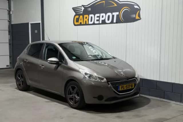 Peugeot 208 (2012) thumbnail 3
