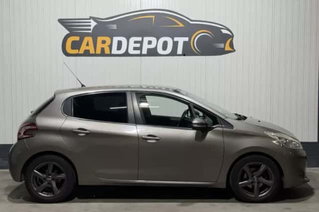 Peugeot 208 (2012) thumbnail 4