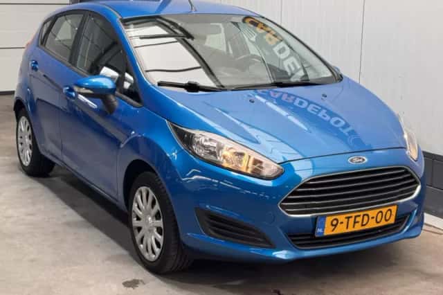 Ford Fiesta (2014) thumbnail 3