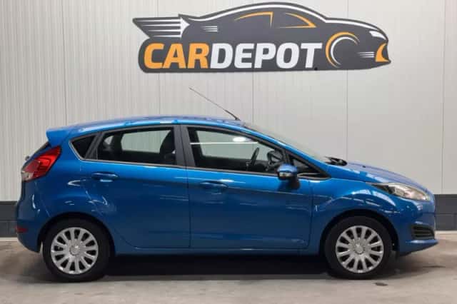 Ford Fiesta (2014) thumbnail 4
