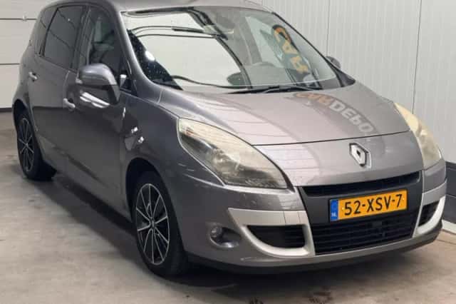 Renault Scénic (2011) thumbnail 3