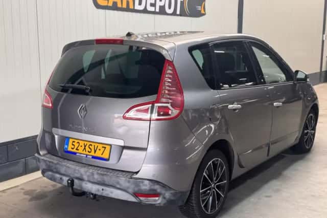 Renault Scénic (2011) thumbnail 5