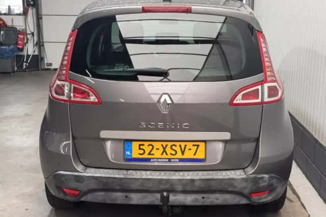 Renault Scénic (2011) thumbnail 6
