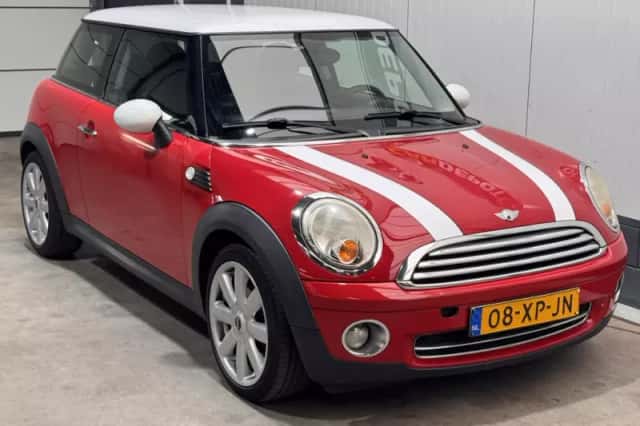 MINI Cooper (2007) thumbnail 3