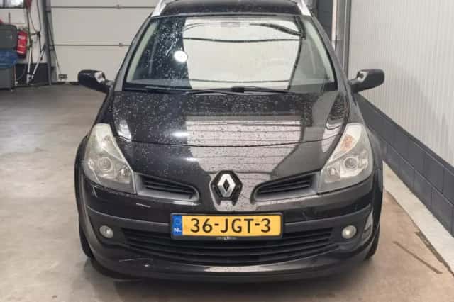 Renault Clio (2009) thumbnail 2