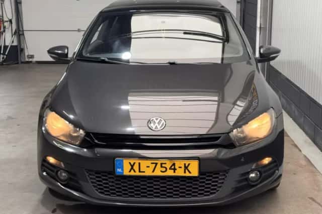 Volkswagen Scirocco (2010) thumbnail 2