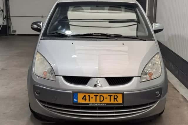 Mitsubishi Colt (2006) thumbnail 2
