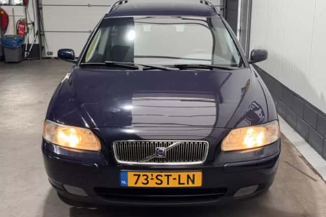 Volvo V70 (2006) thumbnail 2