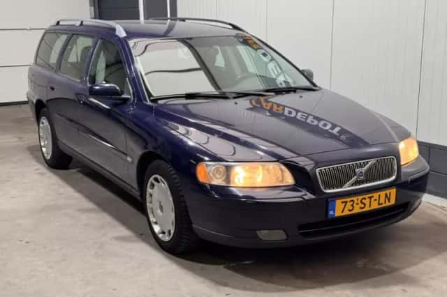 Volvo V70 (2006) thumbnail 3