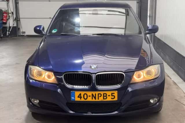 BMW 3-Serie (2010) thumbnail 2