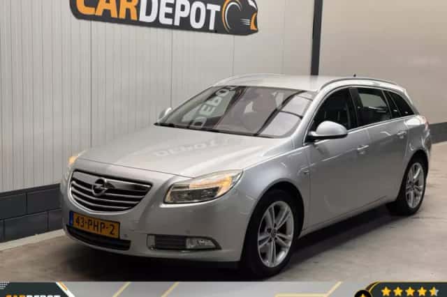 Opel Insignia Sports Tourer (2011) thumbnail 1