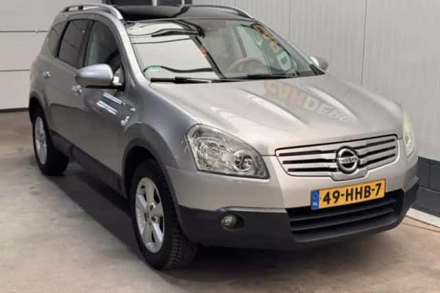 Nissan Qashqai (2008) thumbnail 3