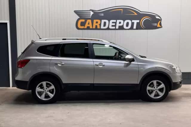 Nissan Qashqai (2008) thumbnail 4
