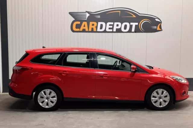 Ford Focus (2013) thumbnail 4