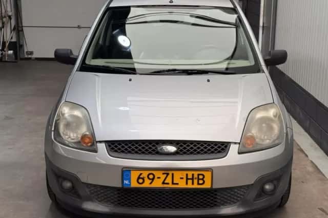 Ford Fiesta (2008) thumbnail 2