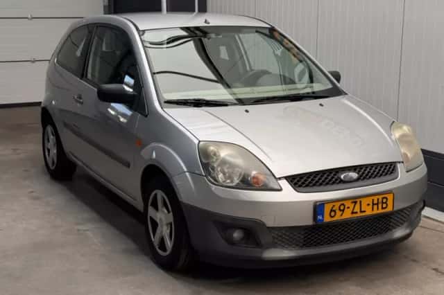 Ford Fiesta (2008) thumbnail 3