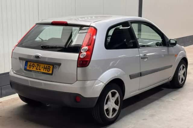 Ford Fiesta (2008) thumbnail 5