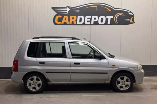 Mazda Demio (2000) thumbnail 4