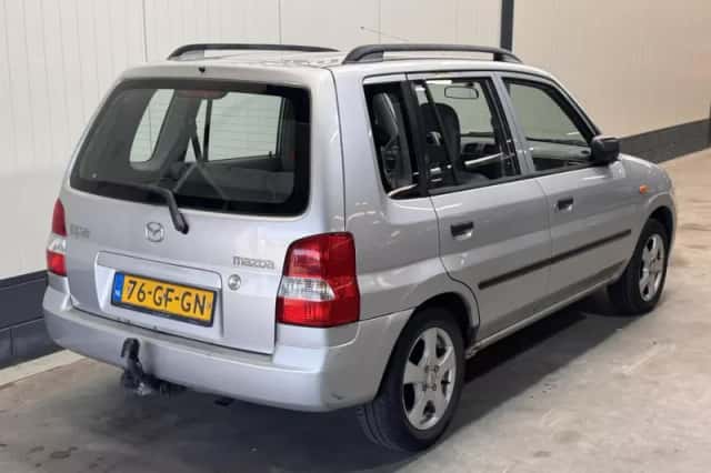 Mazda Demio (2000) thumbnail 5