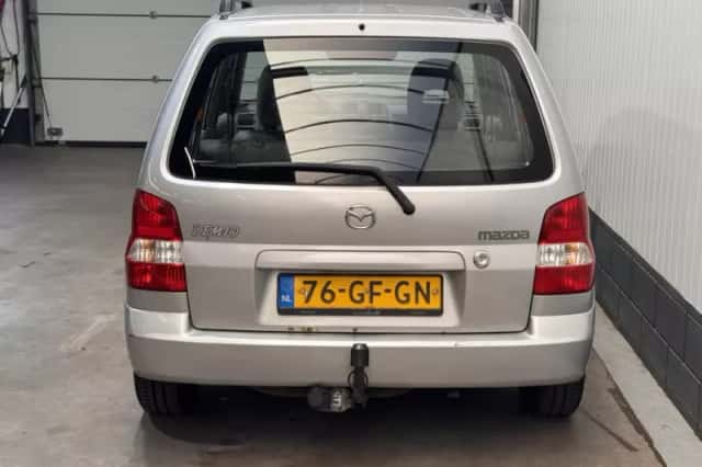 Mazda Demio (2000) thumbnail 6
