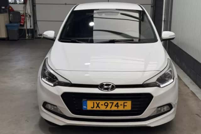 Hyundai i20 (2016) thumbnail 2