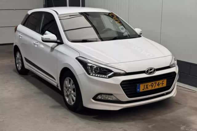Hyundai i20 (2016) thumbnail 3