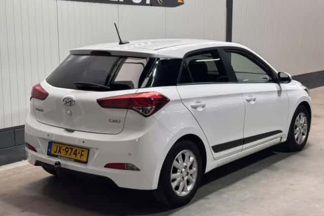 Hyundai i20 (2016) thumbnail 5