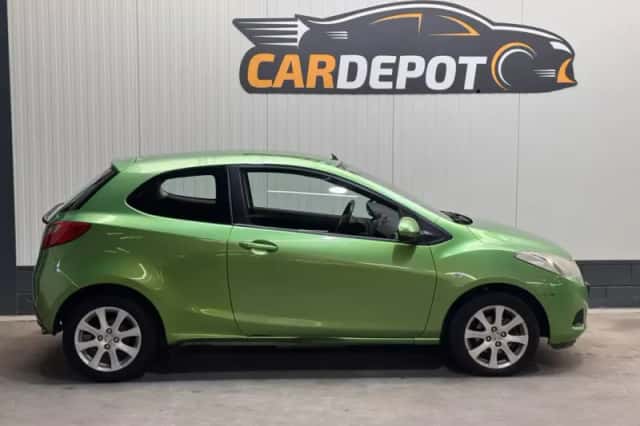 Mazda 2 (2009) thumbnail 4