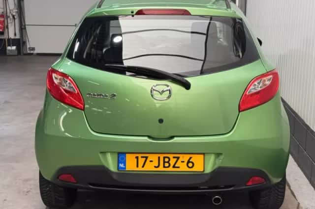 Mazda 2 (2009) thumbnail 6