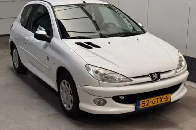 Peugeot 206 (2008) thumbnail 2