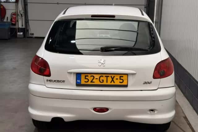 Peugeot 206 (2008) thumbnail 5